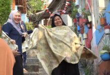 Daun Bekas Disulap Jadi Kain Bernilai Jutaan, Karya Ibu-ibu Cilegon Tembus Pasar Luar Kota Ecoprint