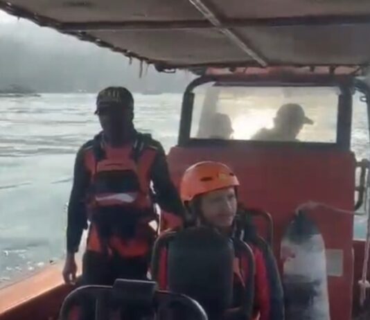 Hari Kelima Pencarian Penumpang KMP Kirana II, Tim SAR Gabungan Masih Sisir Perairan Pulau Tempurung Pencarian SAR