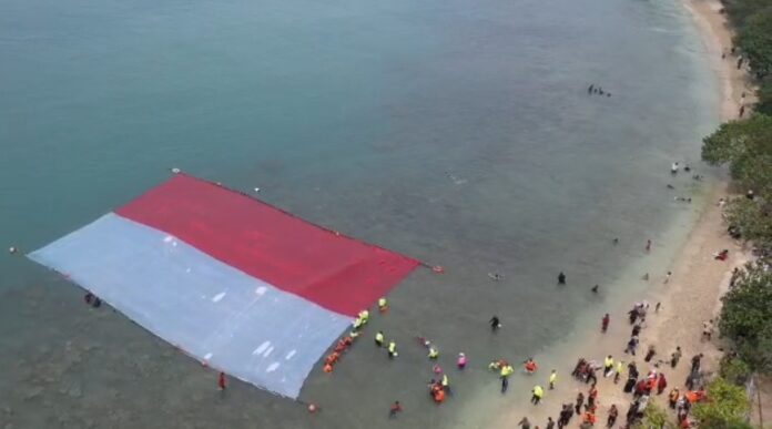 Bendera Merah Putih Selat Sunda