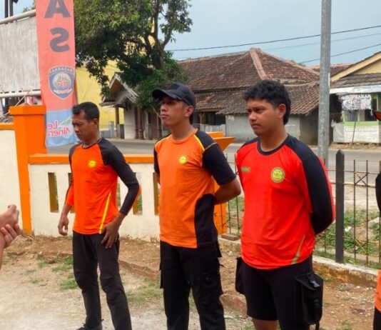 Wisatawan Tangerang Terseret Arus di Pantai Carita, Tim SAR Langsung Bergerak Pencarian Korban Tenggelam