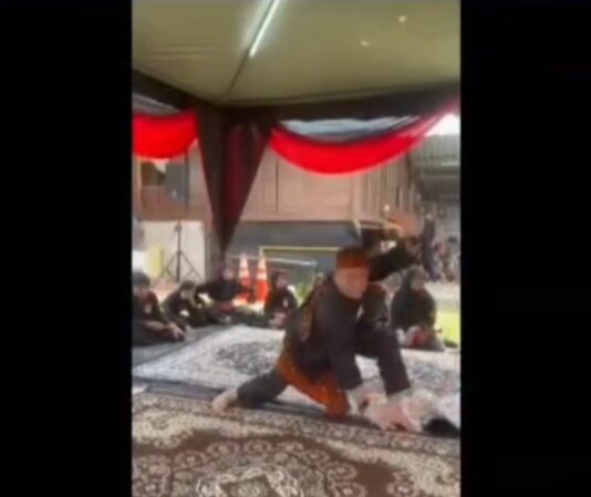 Bawa Nama Banten ke Malaysia, Ketua FPSTI Tampilkan Silat Bandrong di Panggung Kehormatan Silat Bandrong