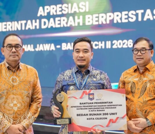Raih Penghargaan Pemda Berprestasi, Robinsar Bawa Pulang Bantuan 200 Rutilahu untuk Warga Cilegon Robinsar