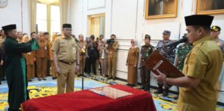 Lantik Sekda Definitif, Robinsar Tegas: ASN Cilegon Jangan Terpecah, Semua Harus Bersatu Pelantikan Sekda Cilegon