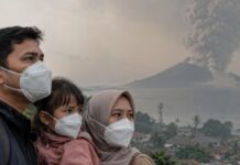 Abu Gunung Anak Krakatau Meluas ke Banten-Lampung hingga Jabodetabek, Lindungi Keluarga dengan Cara Ini Ilustrasi Pakai Masker