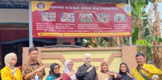 Sambangi UMKM Sate Bandeng Cilegon, Alfi Soroti Kemasan dan Legalitas Usaha Ketua Dekranasda Kota Cilegon Alfi Rizky Aghnia Robinsar