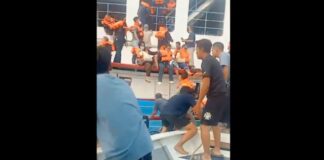 KMP Batu Mandi Terbakar, Penumpang Panik hingga Mencebur ke Laut Evakuasi Penumpang